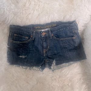 Super cute Levi Jean shorts